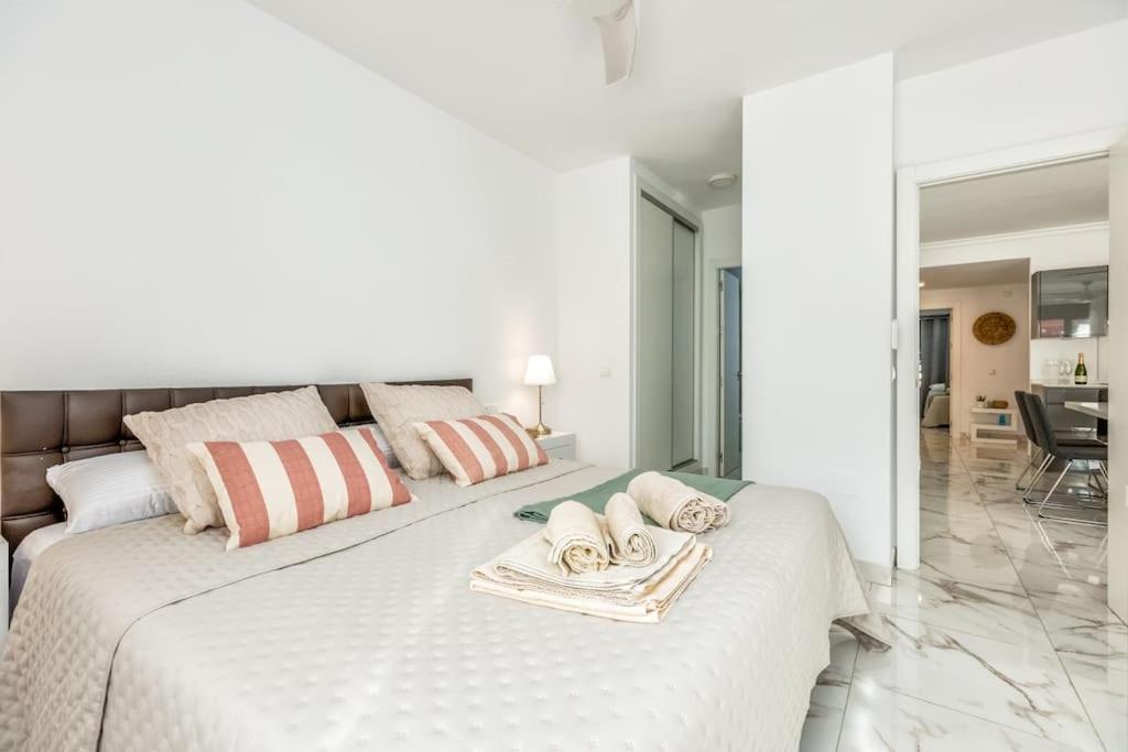 Apartamento In La Maestranza Marbella